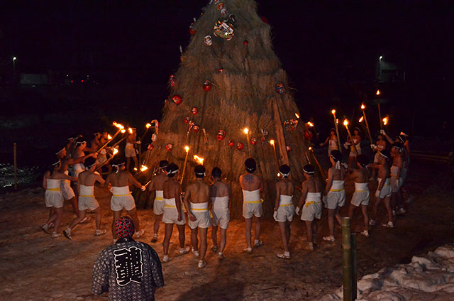 大日如来わらじみこしまつり